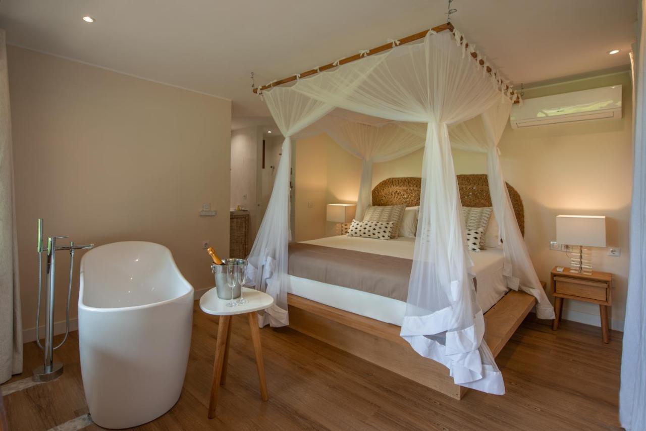 Suíte com Vista para a Piscina